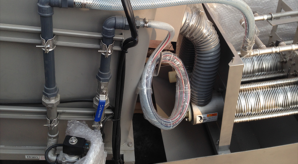 升流式氧污泥反應(yīng)器內(nèi)出現(xiàn)污混的方法-青島樂(lè)中環(huán)?？萍加邢薰? /> 
</p>
<p style=