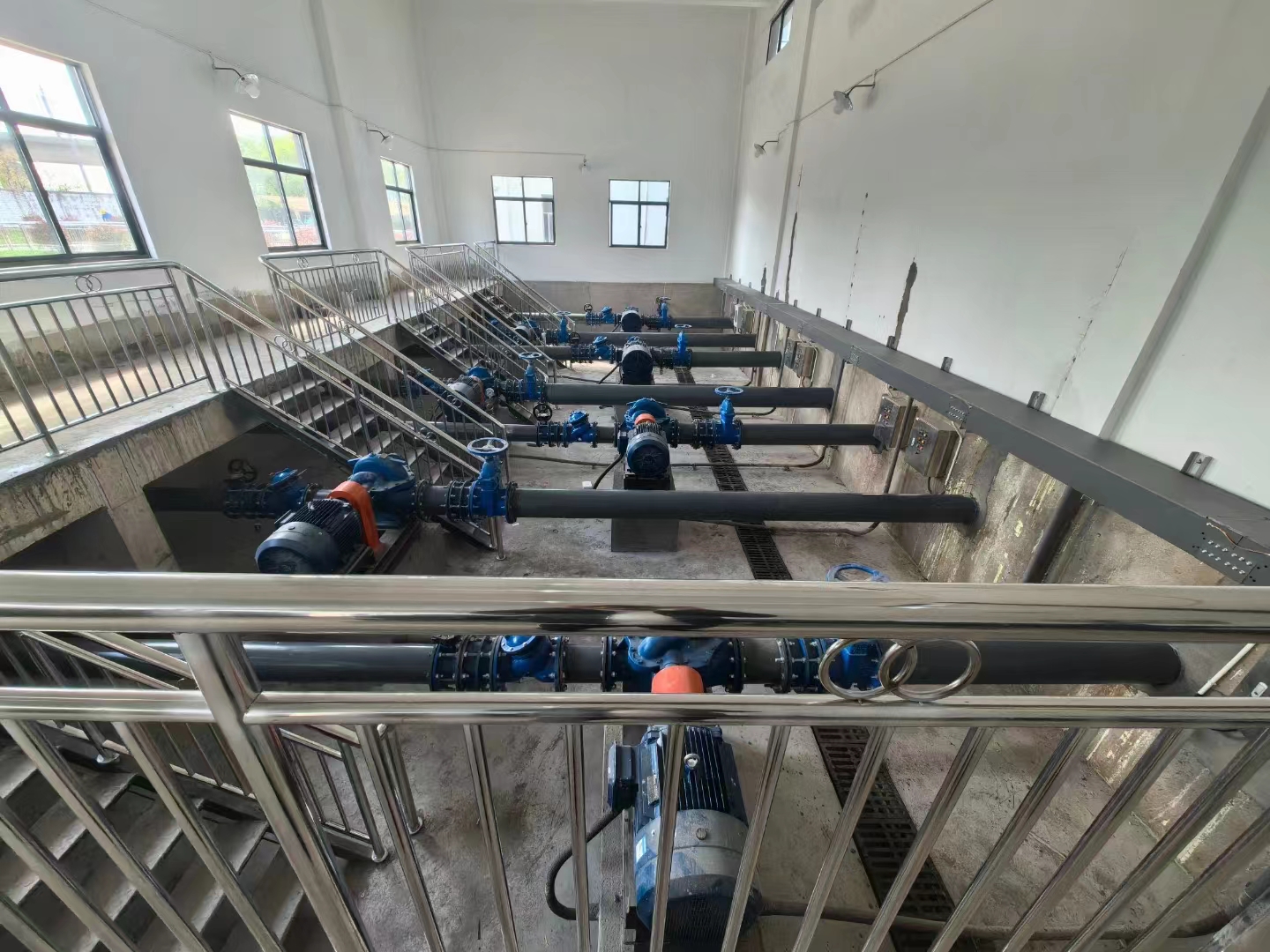 一體化凈水器青島樂中環(huán)保（設(shè)備使用現(xiàn)場(chǎng)）